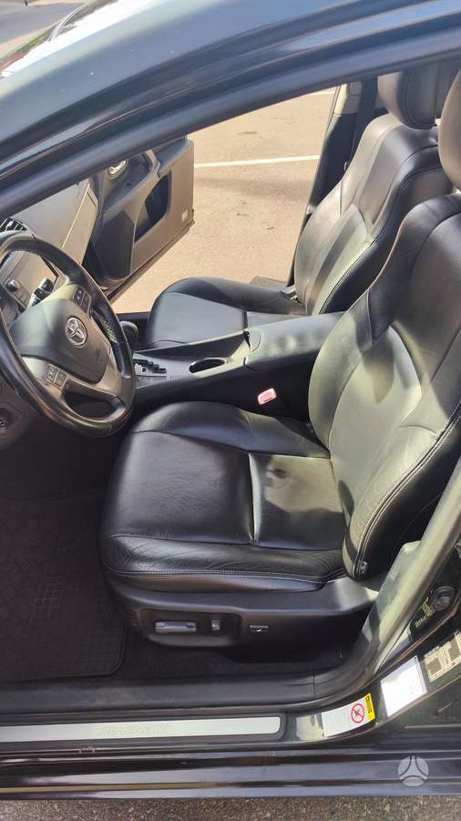 Toyota Avensis - 12