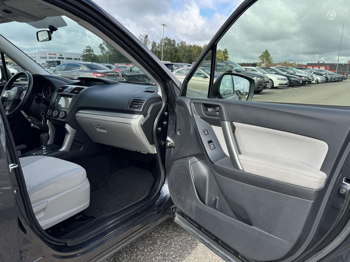 Subaru Forester, 2.5 l., off-road / crossover