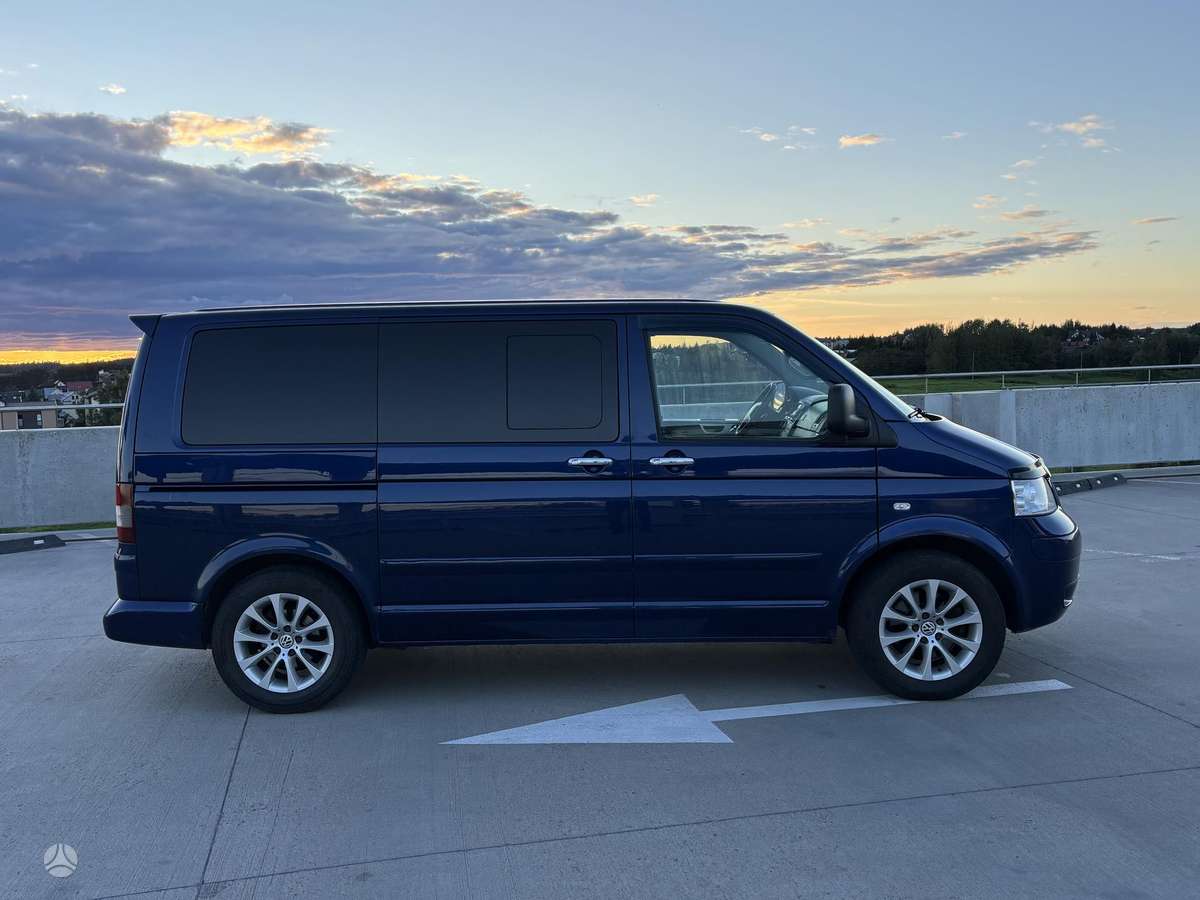 Volkswagen Multivan - 11