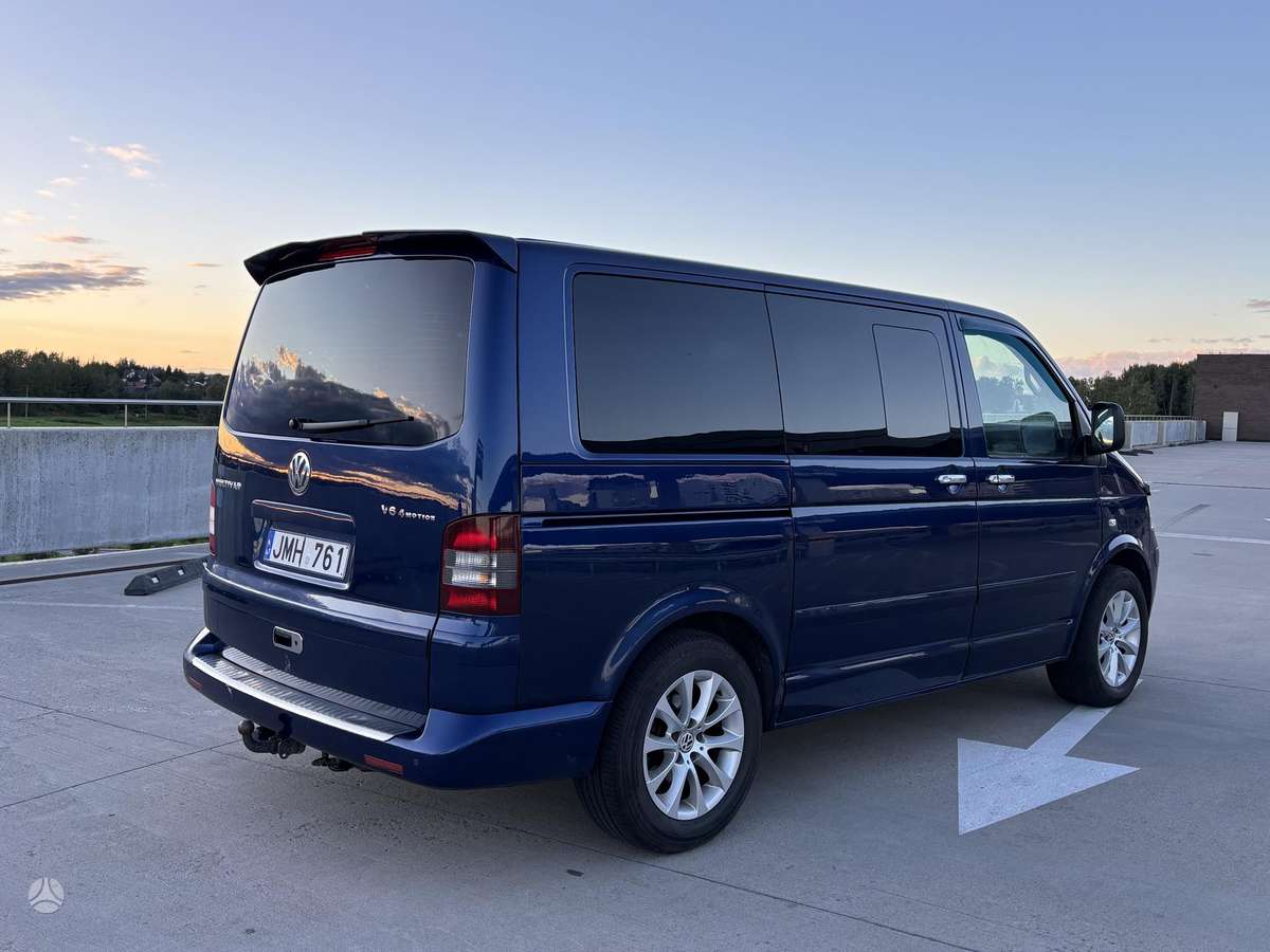 Volkswagen Multivan - 12