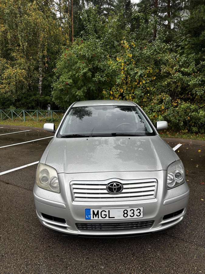 Toyota Avensis - 2