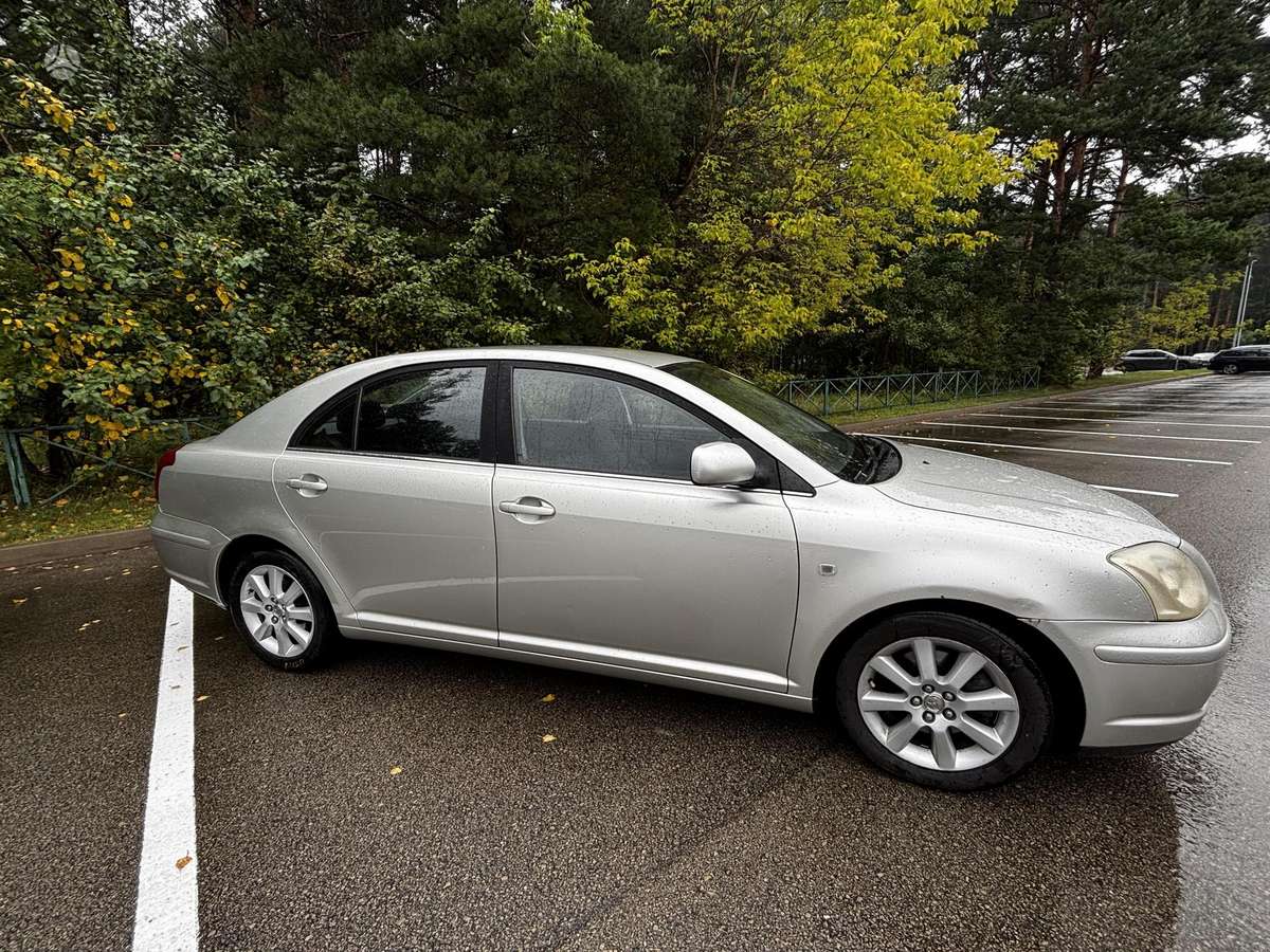 Toyota Avensis - 4