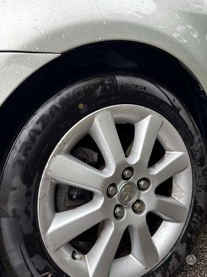 Toyota Avensis - 7