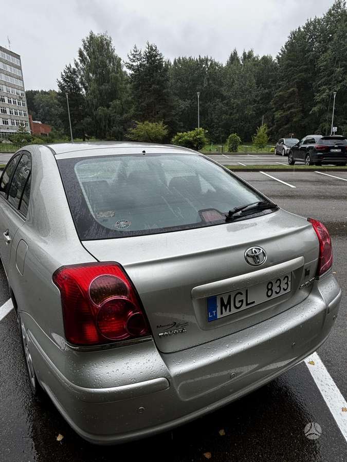 Toyota Avensis - 5
