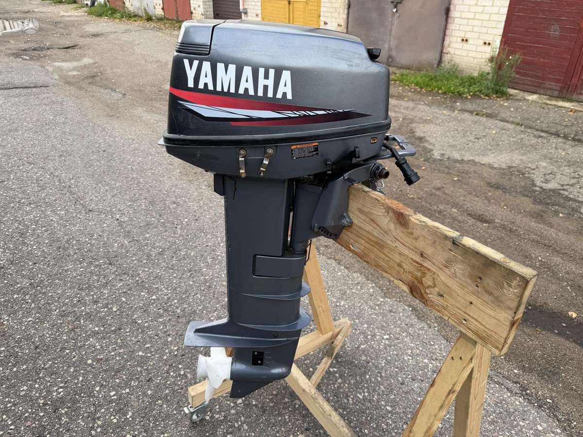 Yamaha 20DW0, two stroke outdoor motors
