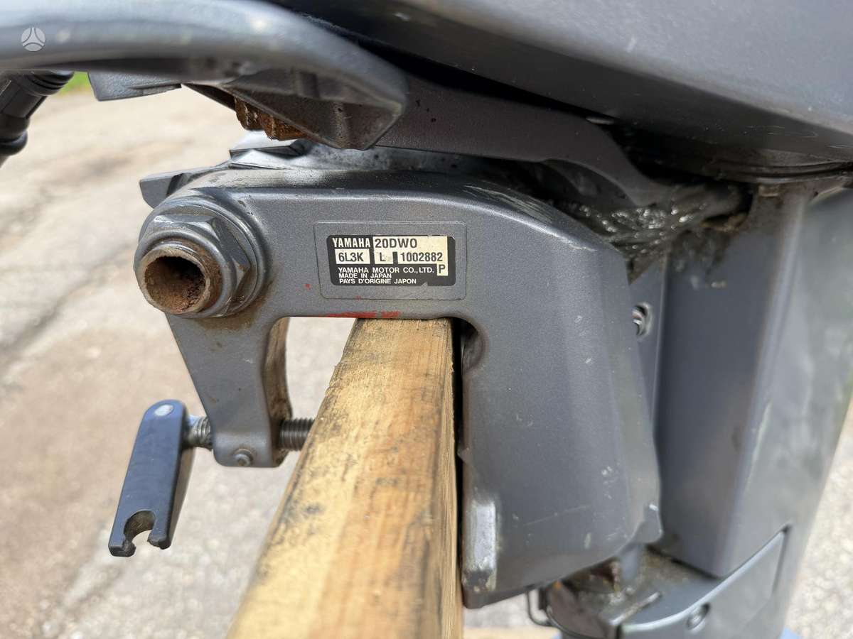 Yamaha 20DW0, two stroke outdoor motors