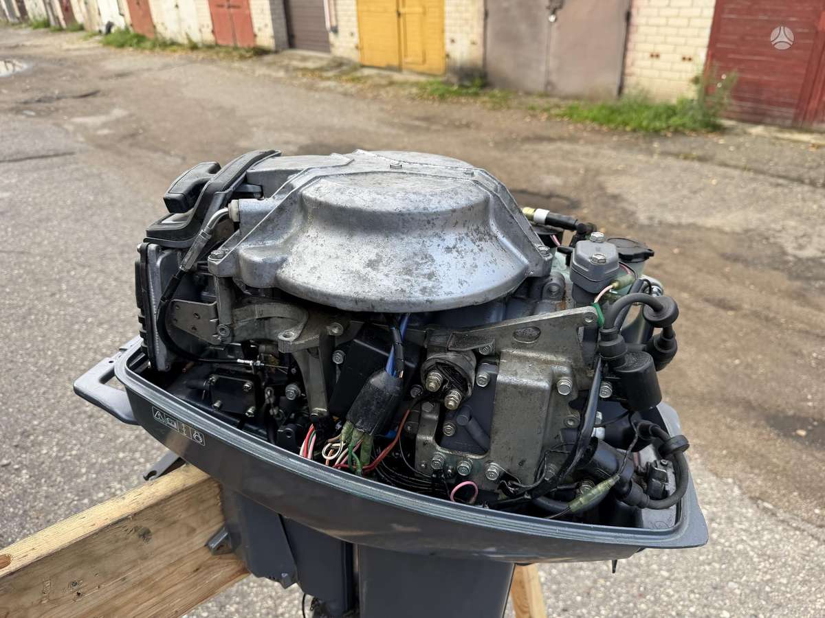 Yamaha 20DW0, two stroke outdoor motors