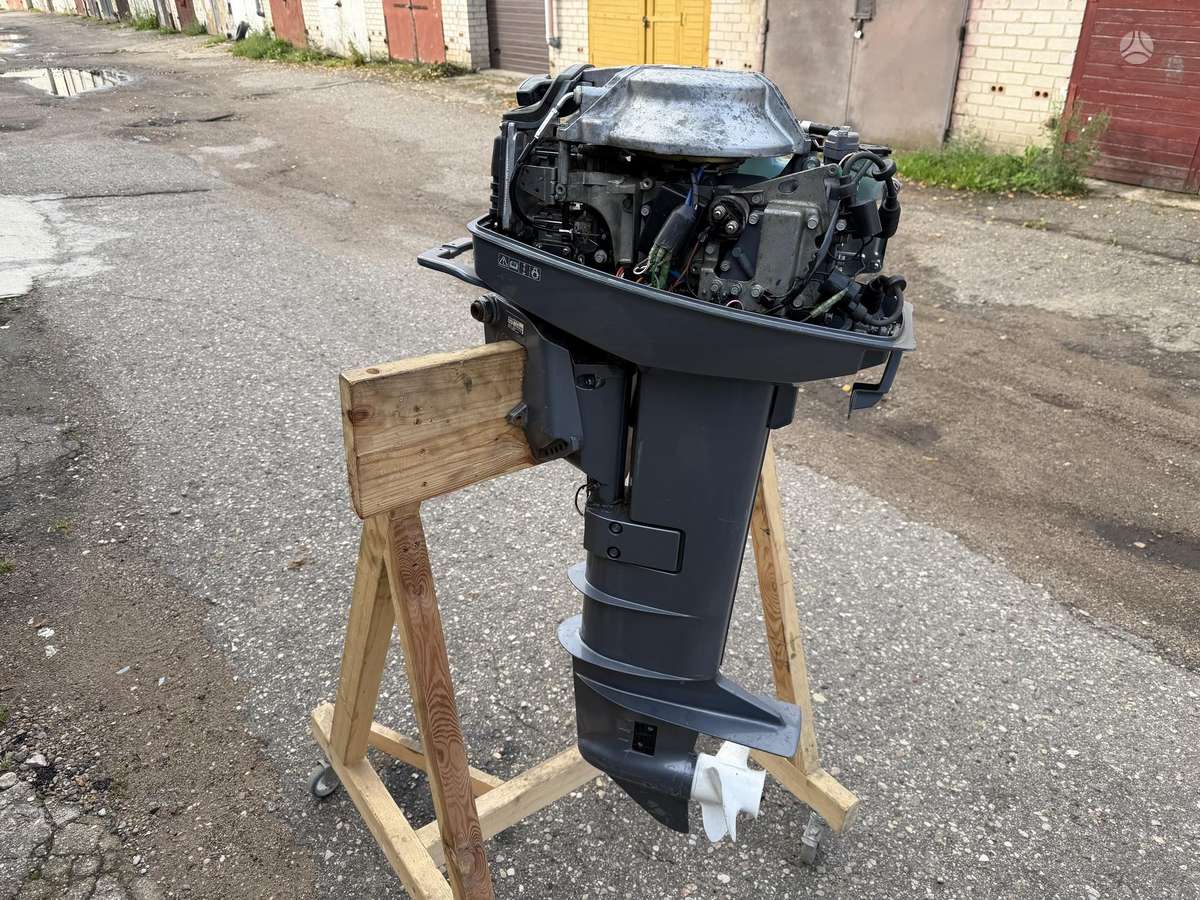 Yamaha 20DW0, two stroke outdoor motors