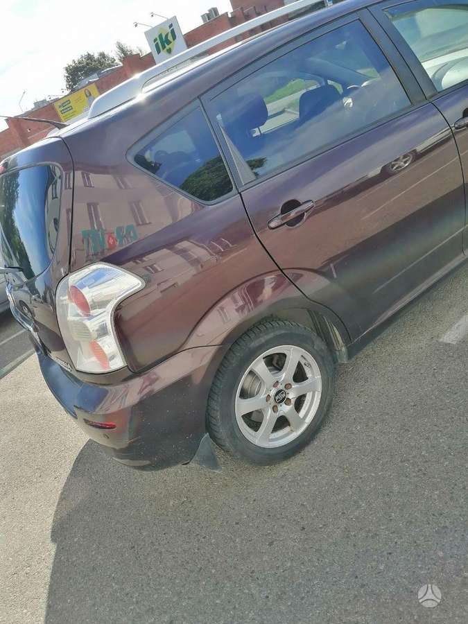 Toyota Corolla Verso - 6