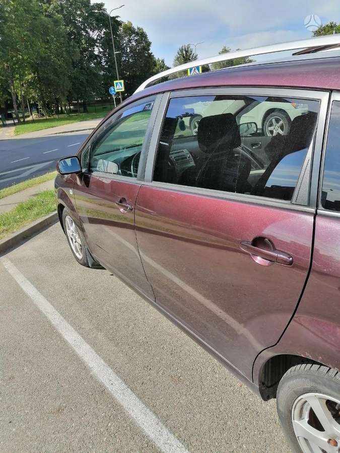 Toyota Corolla Verso - 4