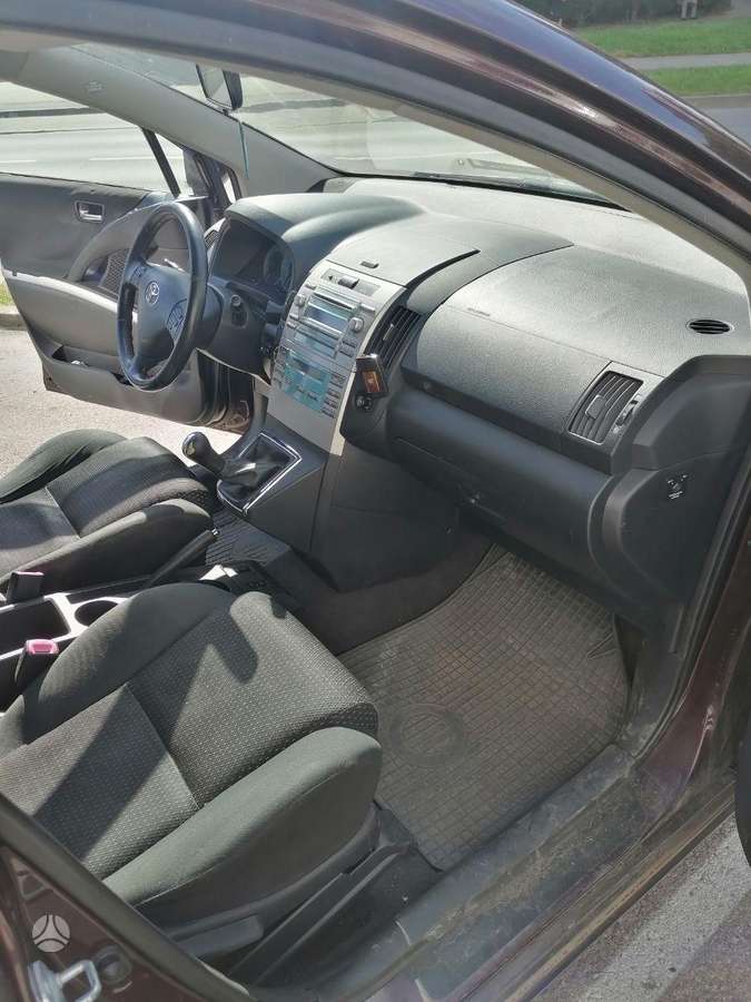 Toyota Corolla Verso - 12