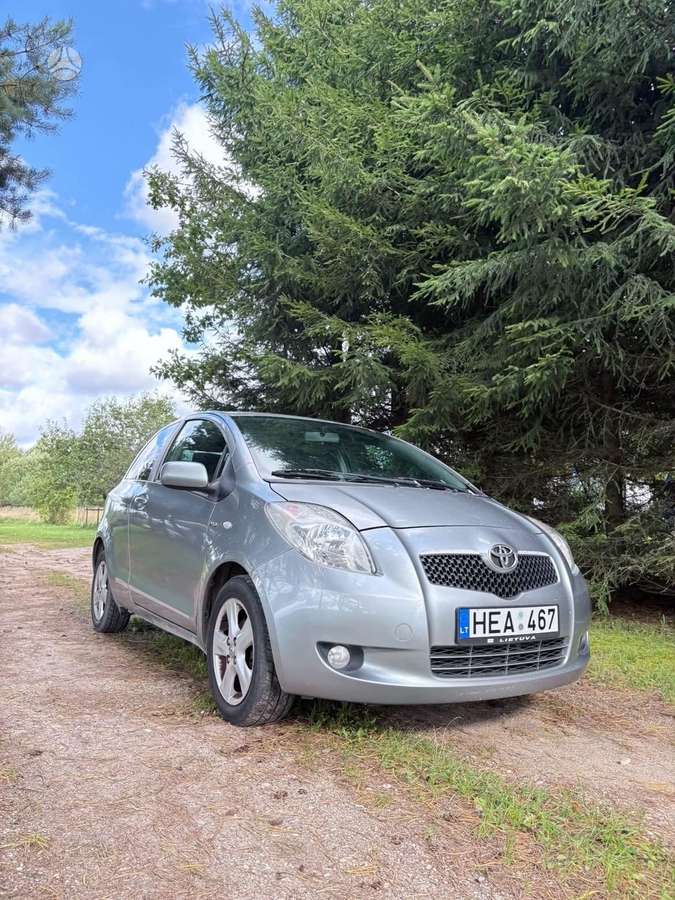 Toyota Yaris - 1
