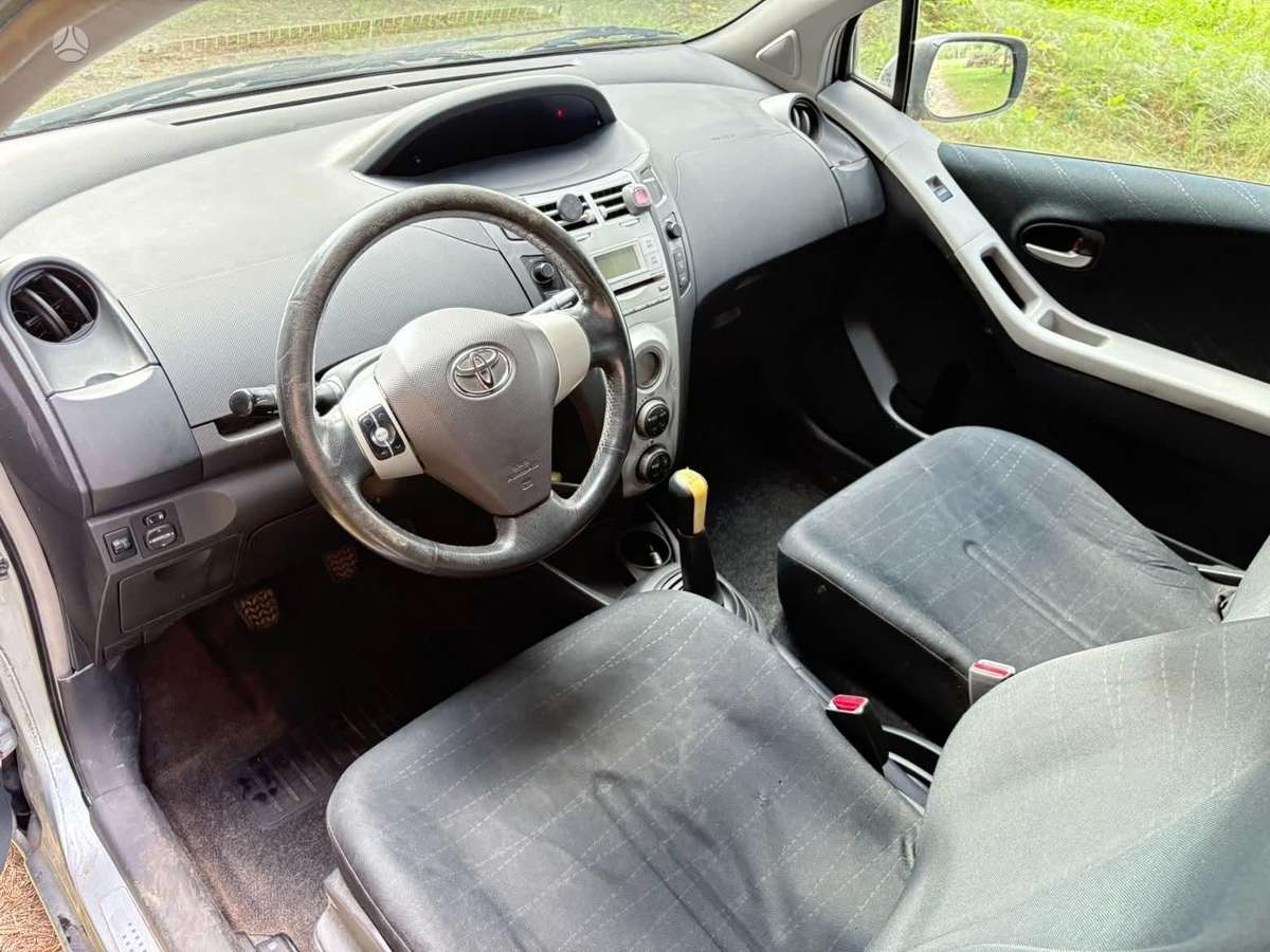 Toyota Yaris - 8