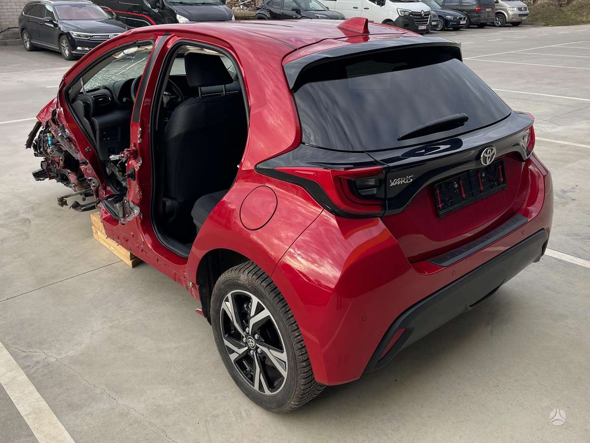 Toyota Yaris - 4