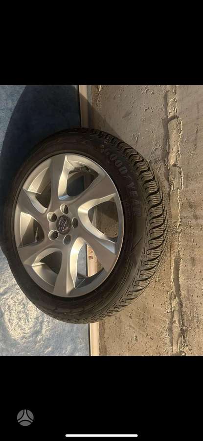 Volvo V40 Cross Country - 10
