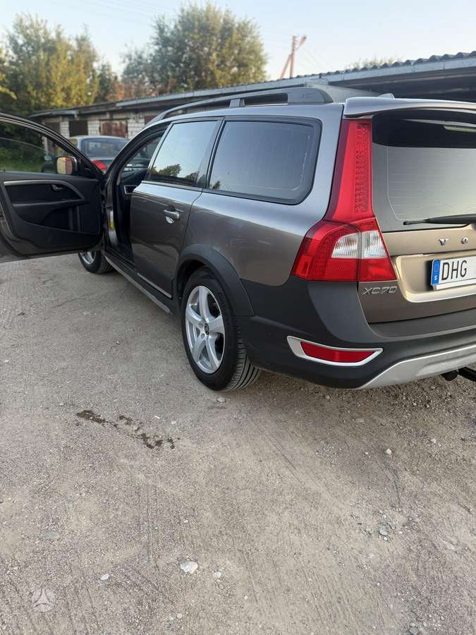 Volvo XC70 - 9