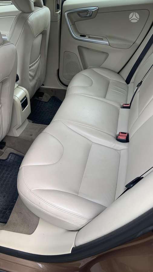 Volvo XC60 - 11