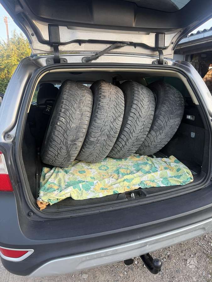 Volvo XC70, 2.4 l., wagon