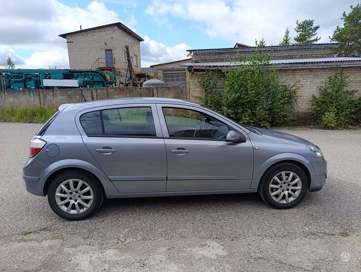 Opel Astra, 1.7 l., hatchback