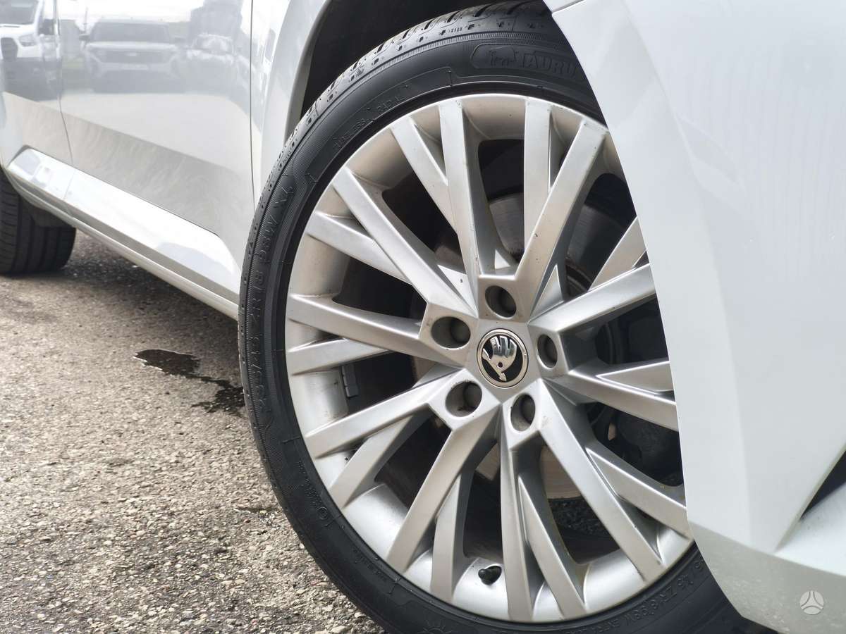 Skoda Superb, 2.0 l., Хэтчбек