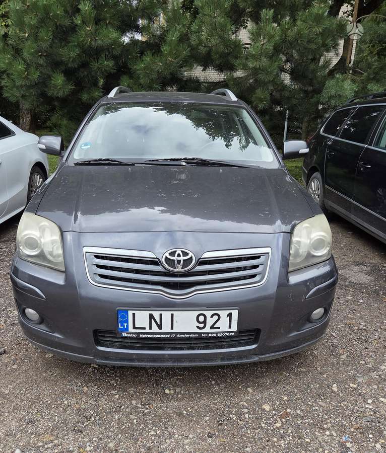 Toyota Avensis - 1