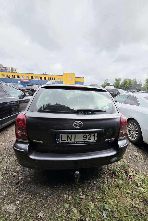 Toyota Avensis - 4