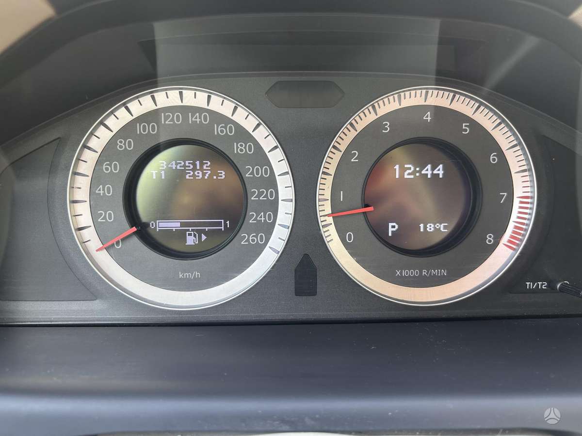 Volvo XC70 - 11