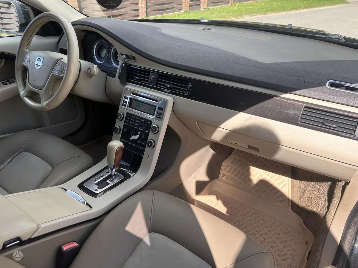 Volvo XC70 - 10