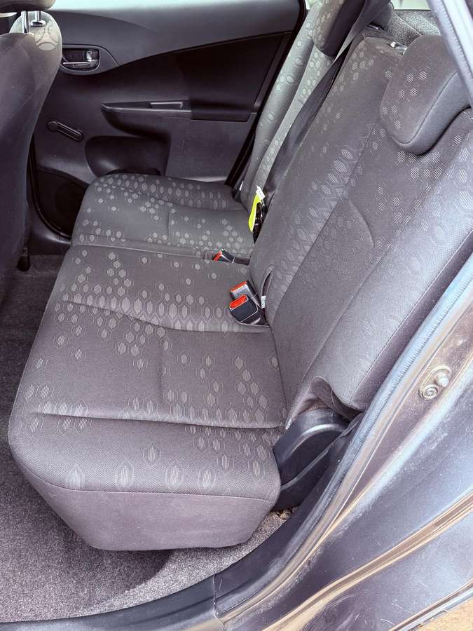 Subaru Trezia - 10