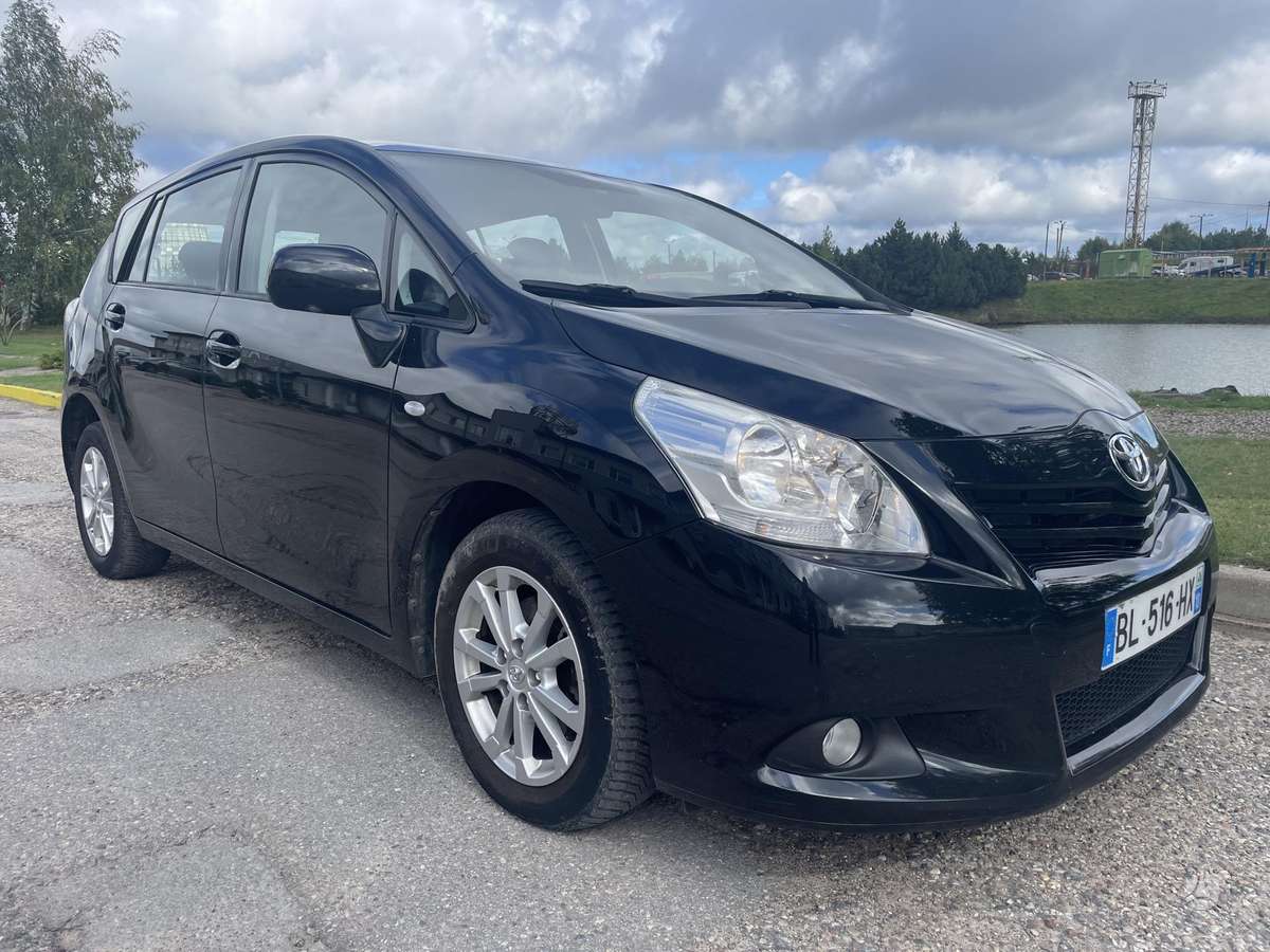 Toyota Verso - 1