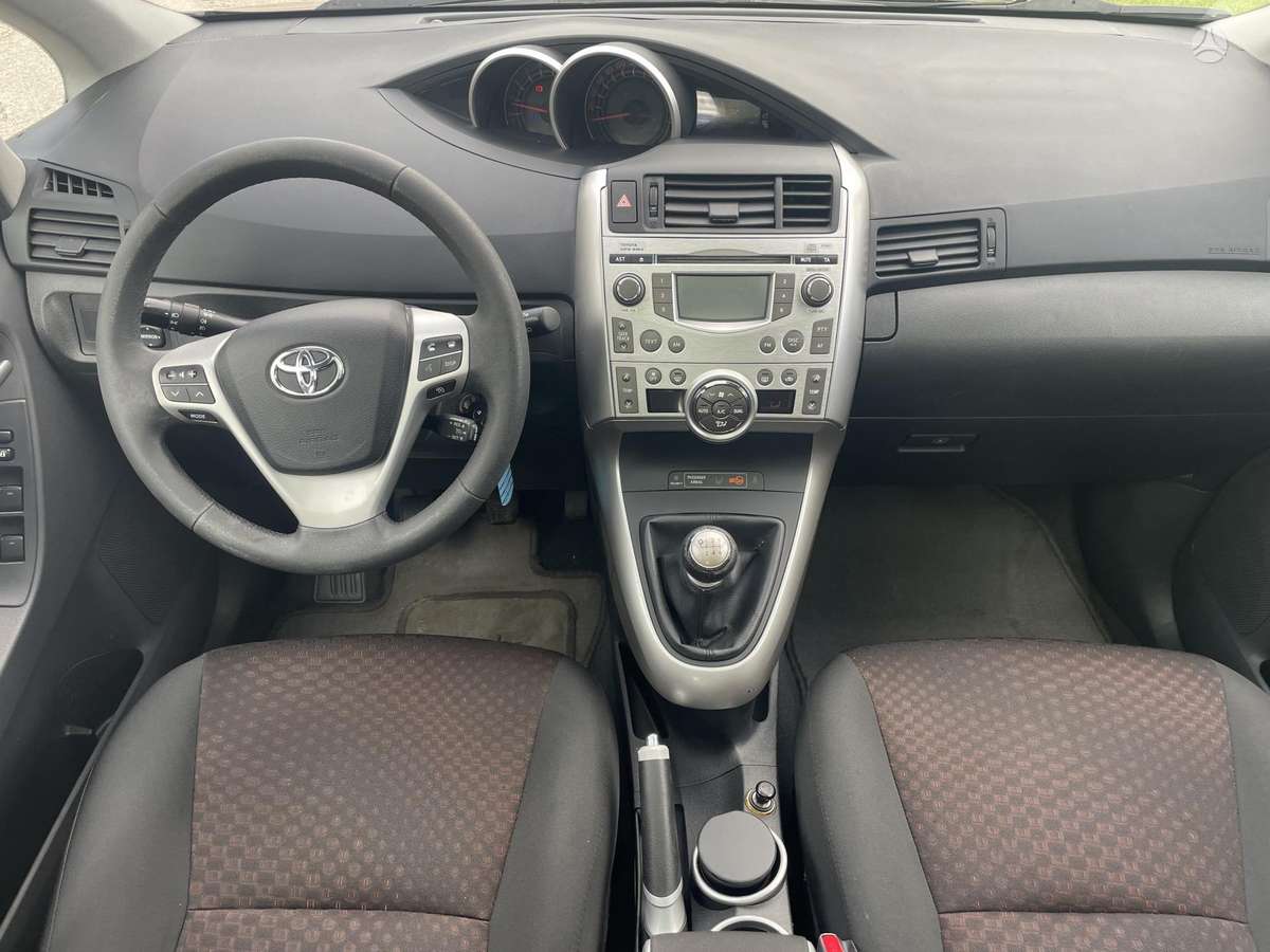 Toyota Verso - 5