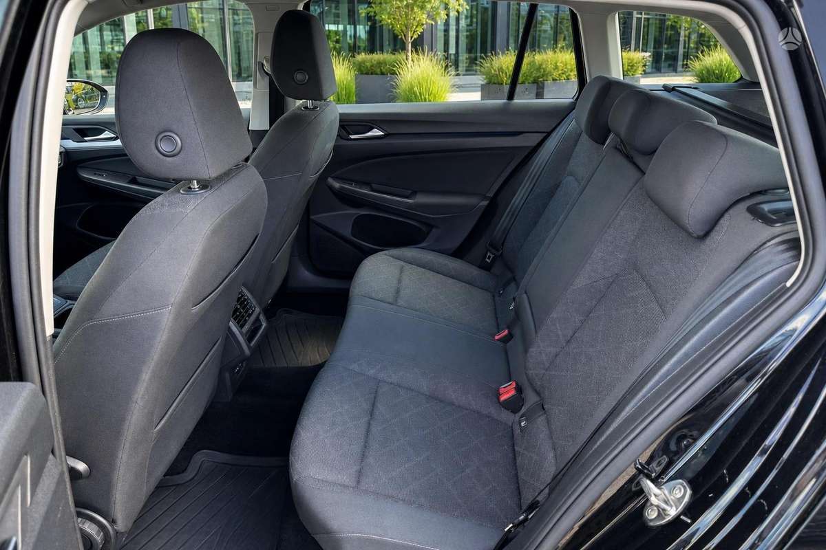 Volkswagen Golf - 6