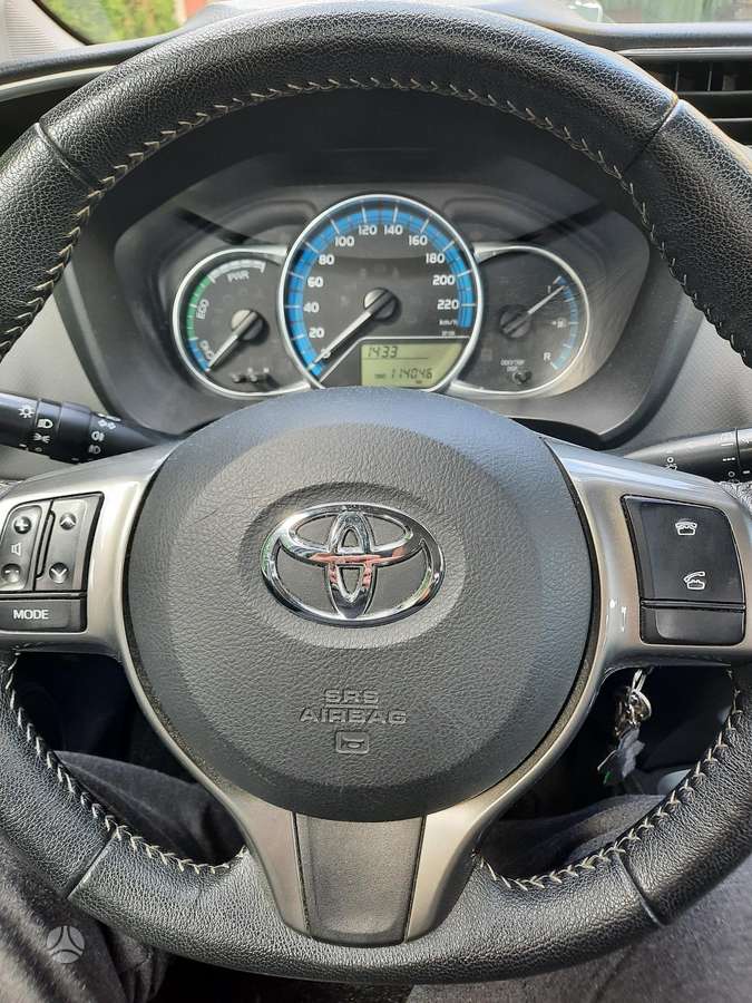Toyota Yaris - 4