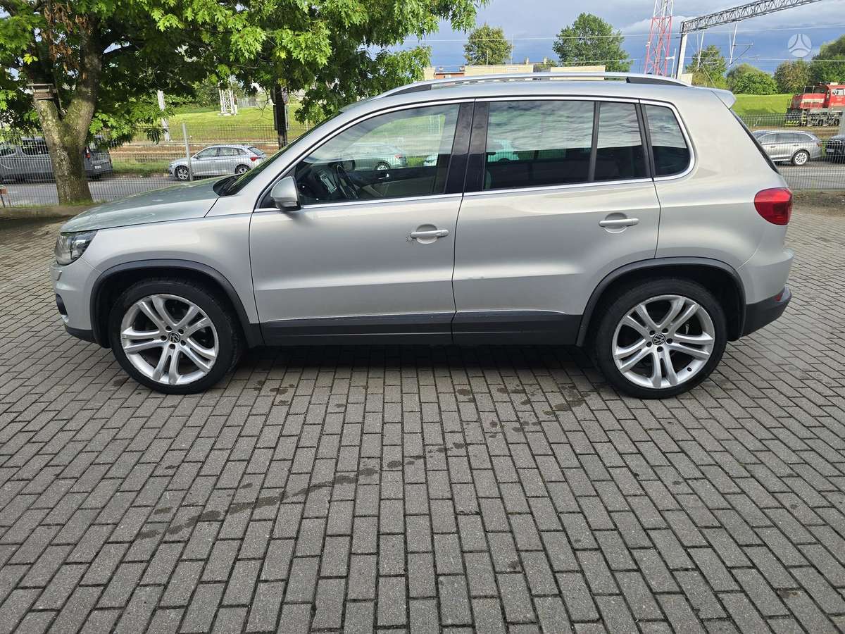 Volkswagen Tiguan - 5