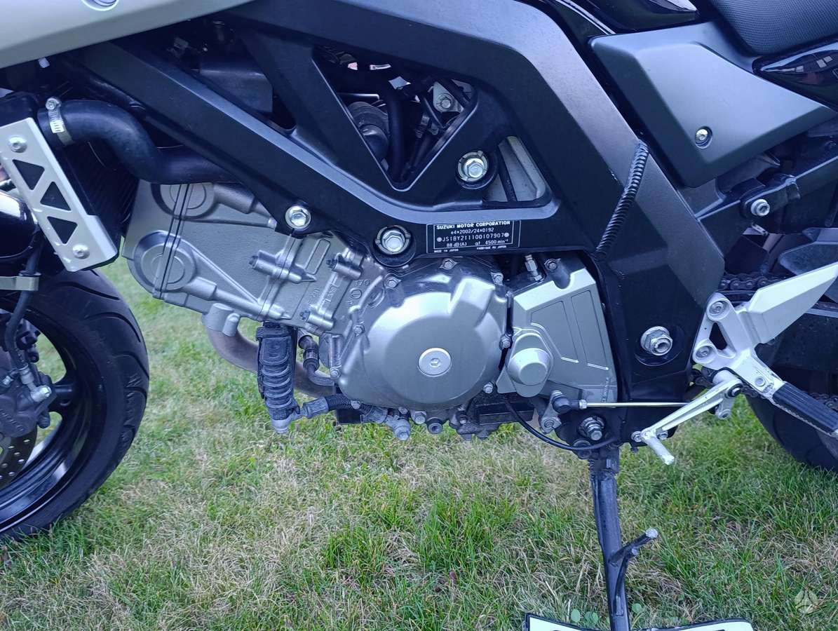 Suzuki SV 650cc, street / classic