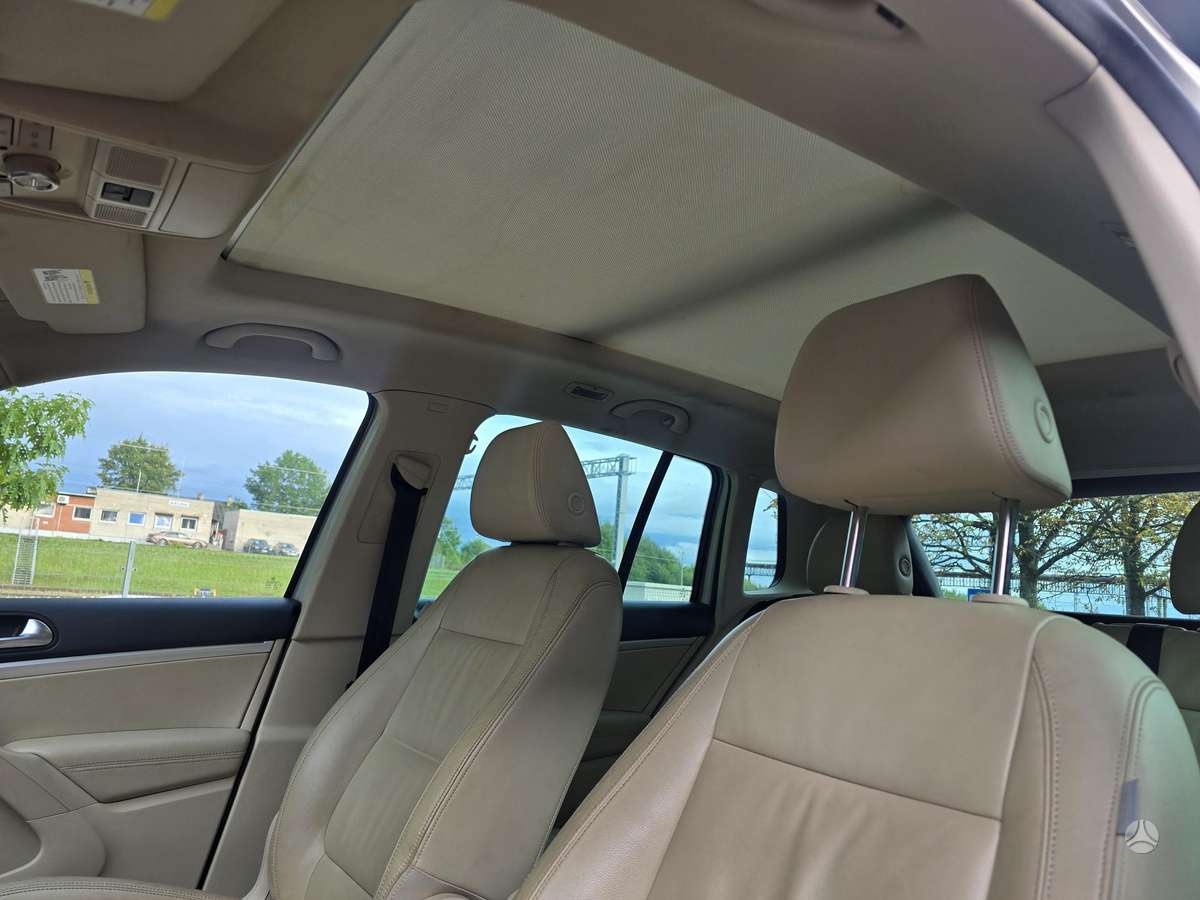 Volkswagen Tiguan - 12