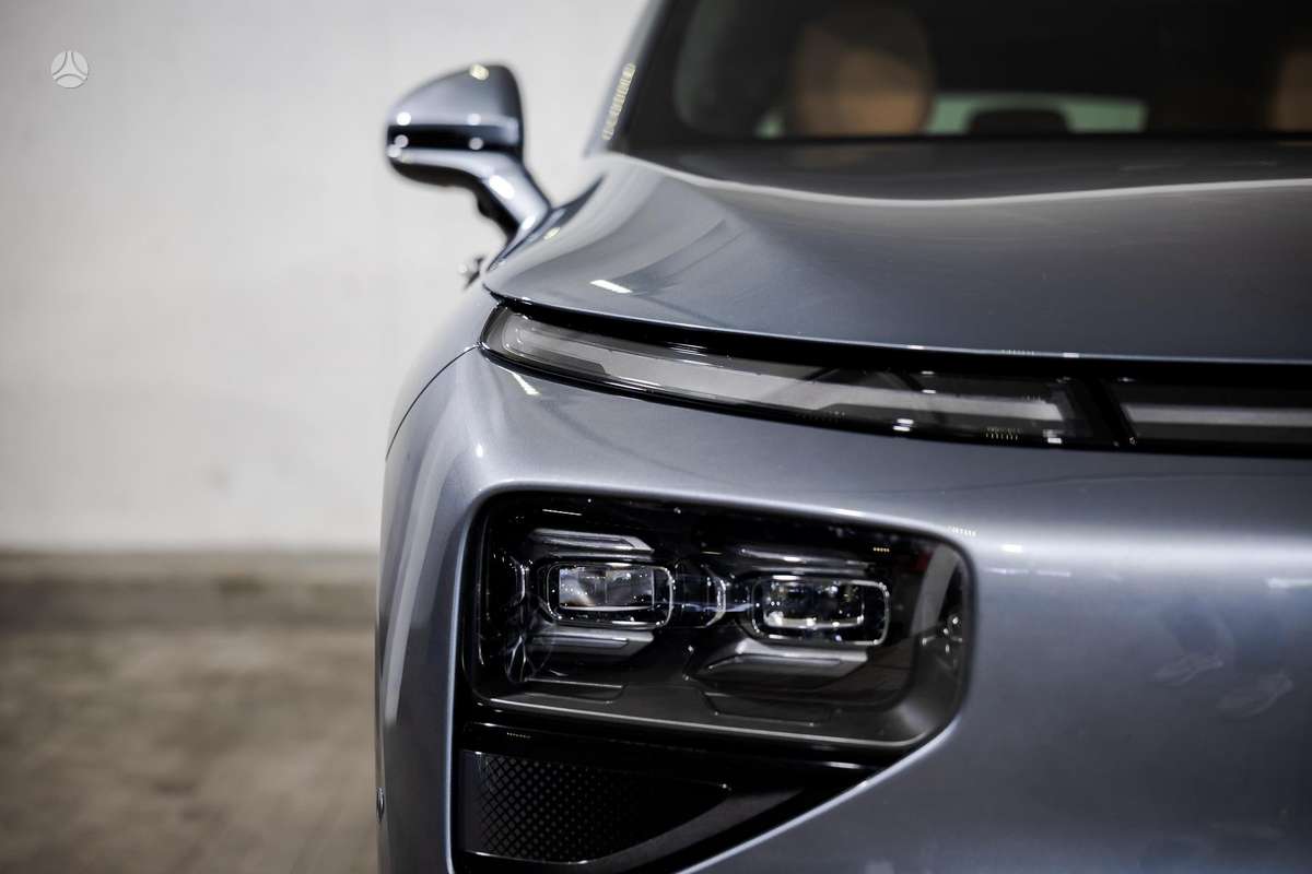 Xpeng G9 - 8
