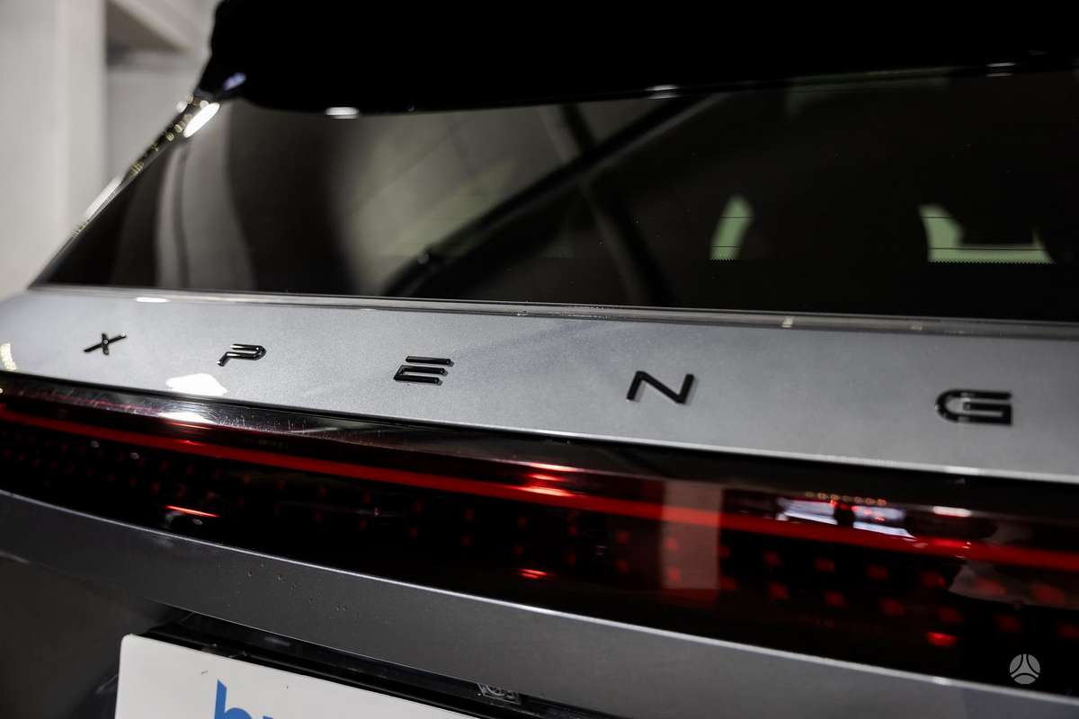 Xpeng G9 - 11