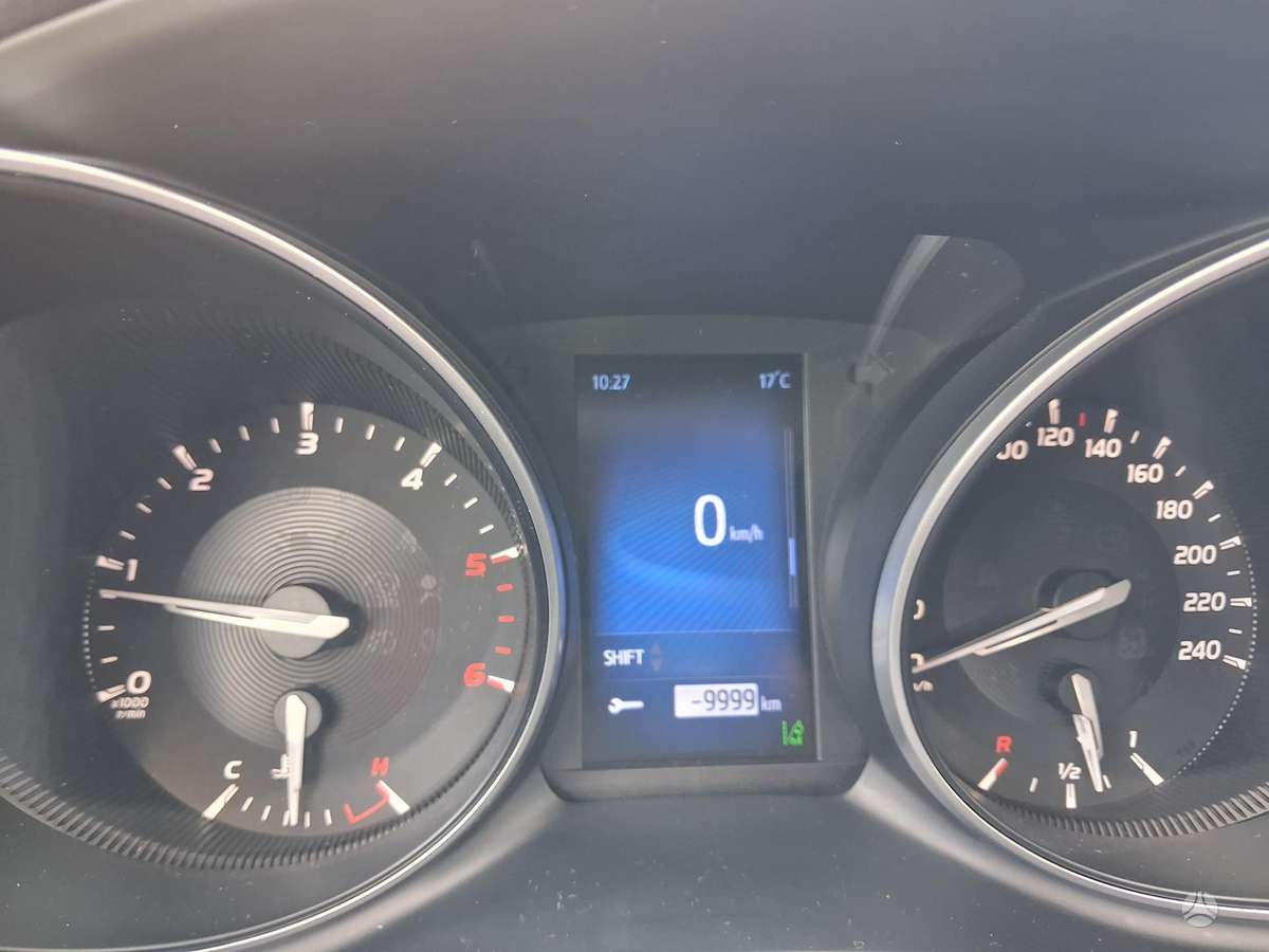 Toyota Avensis - 9