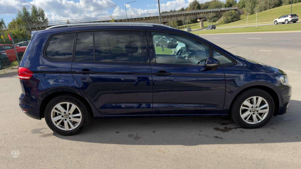 Volkswagen Touran - 4