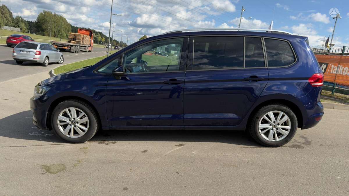 Volkswagen Touran - 5