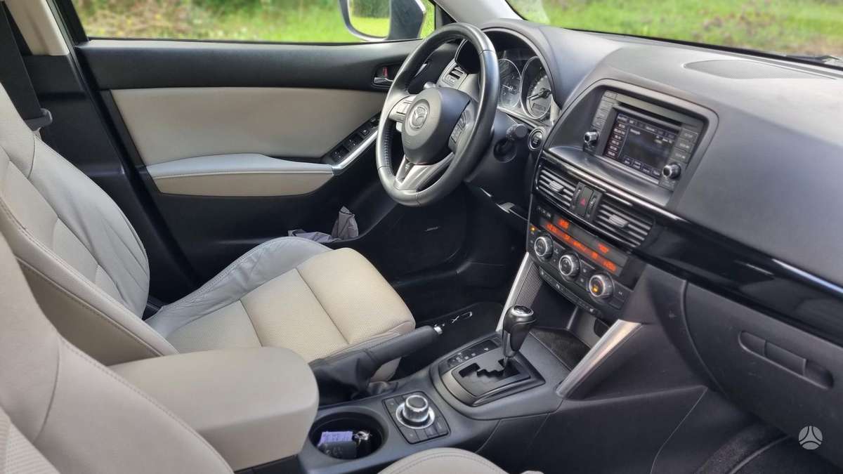 Mazda CX-5, 2.2 l., off-road / crossover