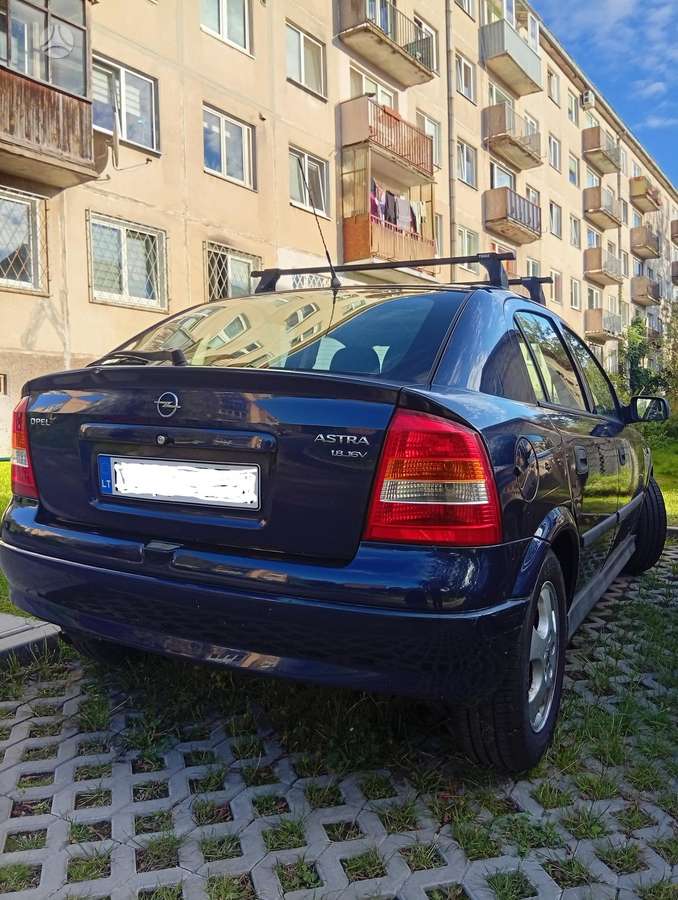 Opel Astra, 1.8 l., Хэтчбек