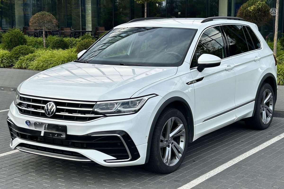 Volkswagen Tiguan - 1
