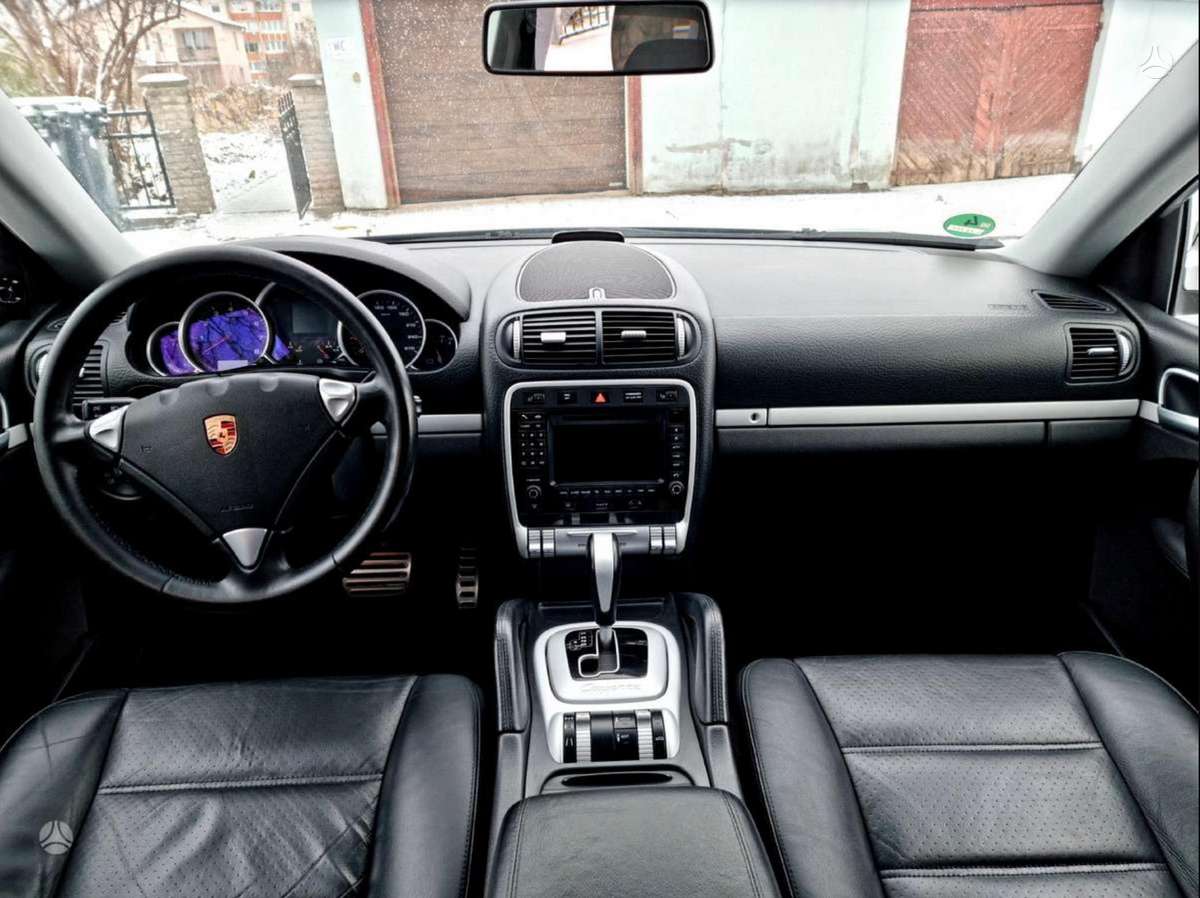 Porsche Cayenne - 12