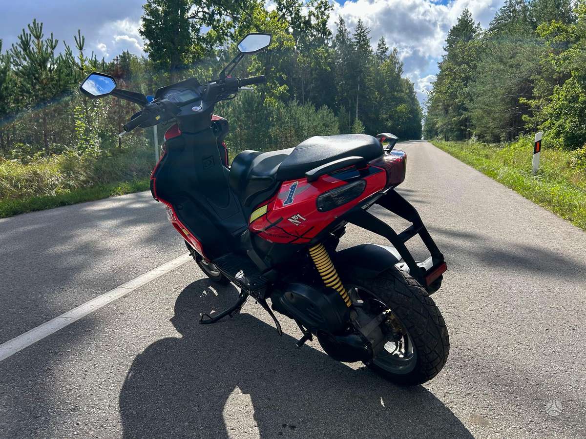 Aprilia SR 49cc, мотороллеры / мопеды