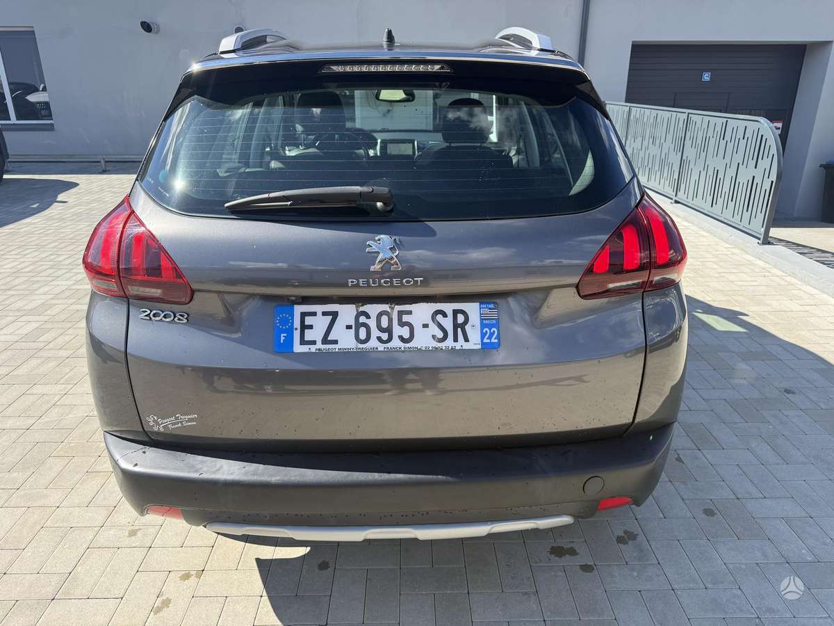 Peugeot 2008 - 6