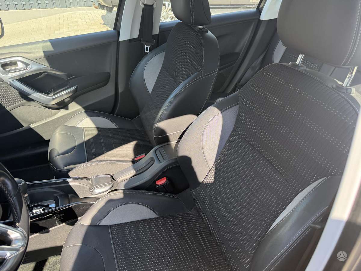 Peugeot 2008 - 11