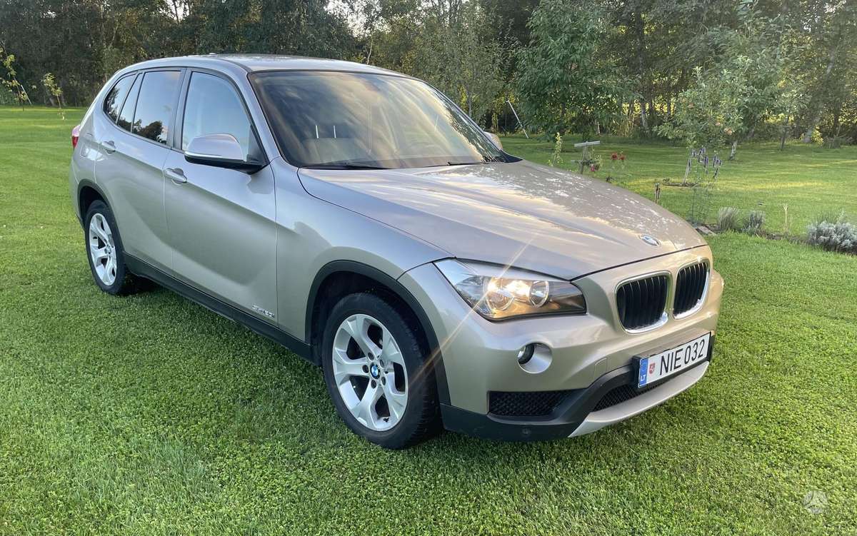 BMW X1, 2.0 l., off-road / crossover