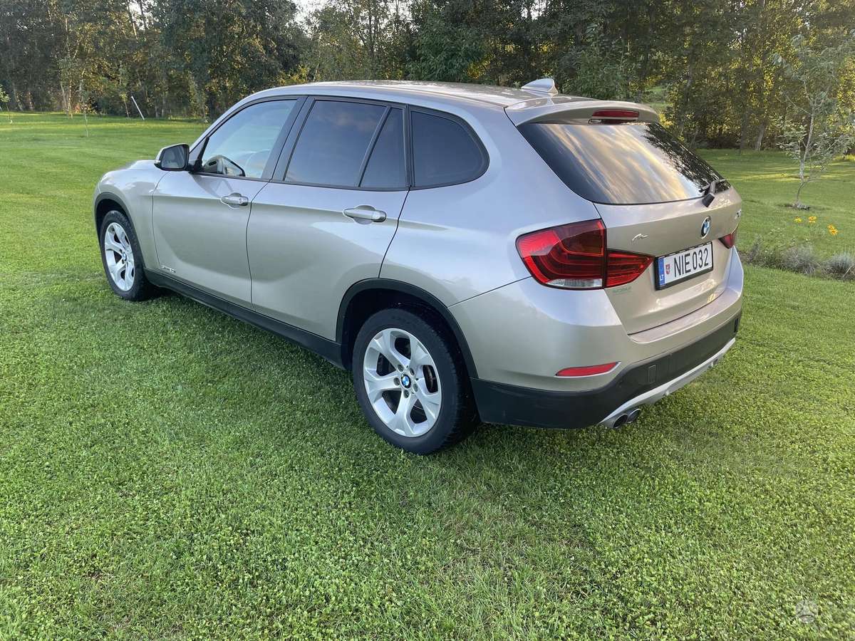 BMW X1, 2.0 l., off-road / crossover